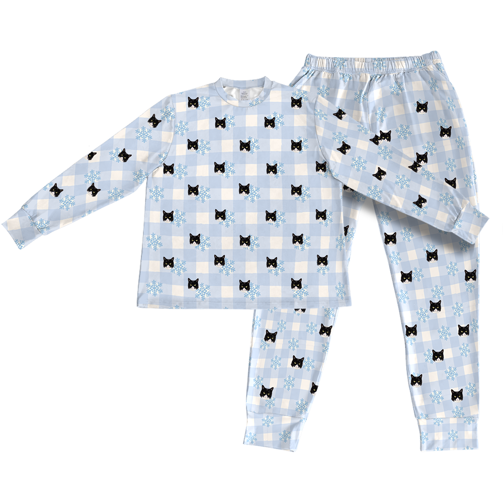 This is a Snowy Gingham print jogger pajama set with a long sleeve shirt and jogger pants covered in repeating pet faces[PajamaSet(Shirt&Joggers)]