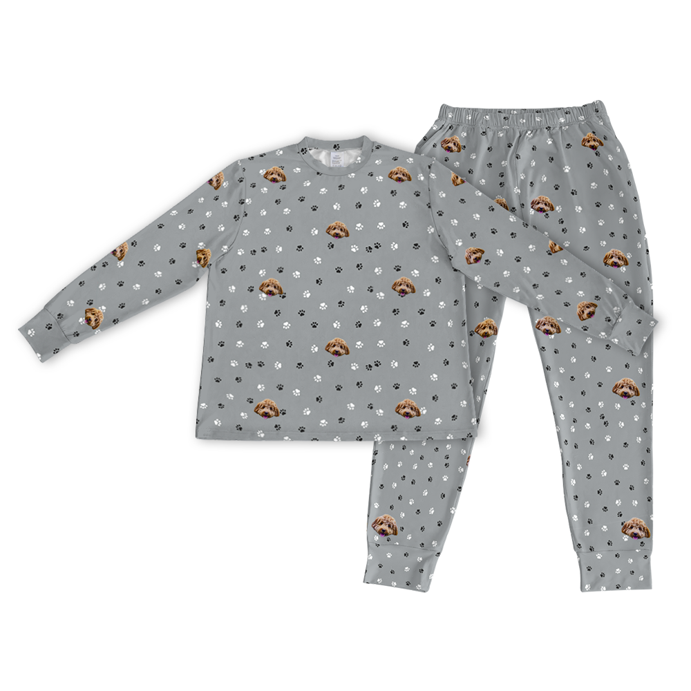 This is a jogger pajama set contains a long sleeve shirt with buttons and a long pajama[PajamaSet(Shirt&Joggers)]