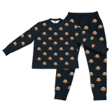 This is a jogger pajama set contains a long sleeve shirt with buttons and a long pajama[PajamaSet(Shirt&Joggers)]